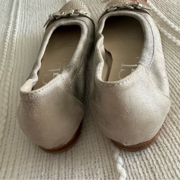 AGL Attilio Giusti Leombruni Brigita Tan Flats
Nude Leather Patent Size 6.5 - Picture 10 of 16